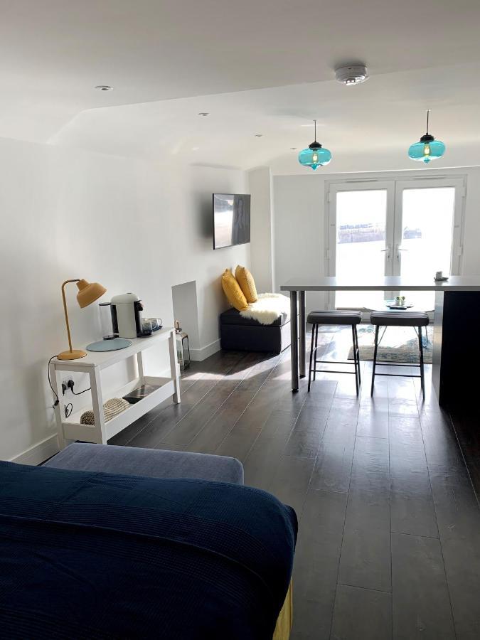 Modern Studio Apartment With Stunning Views! เซนต์ไอฟส์ ภายนอก รูปภาพ