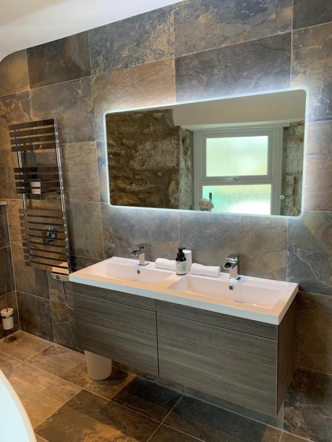 Modern Studio Apartment With Stunning Views! เซนต์ไอฟส์ ภายนอก รูปภาพ